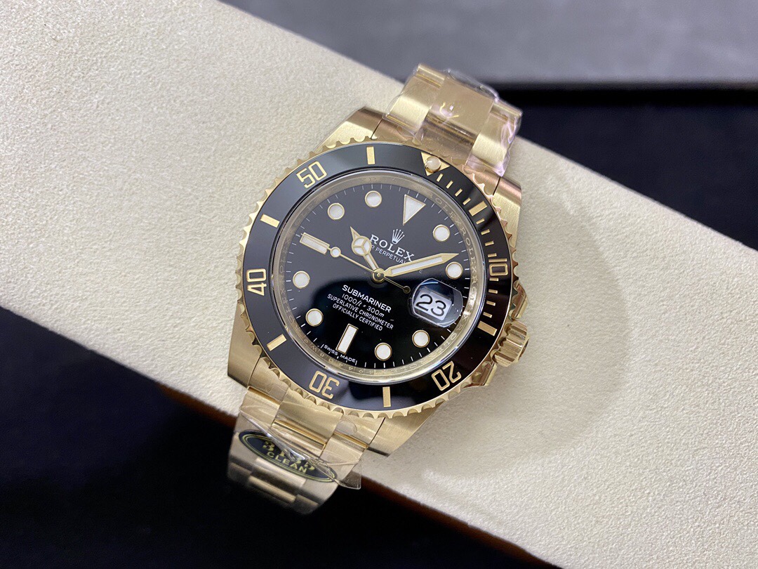 Clean Factory Rolex Submariner Date 116618LN 40mm Full Yellow Gold Black Dial