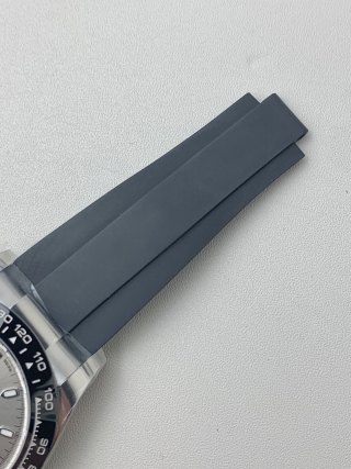 CLEAN Factory Rolex Daytona 126519LN-0006 40MM White Gold Rubber Strap Black Eye Grey Dial