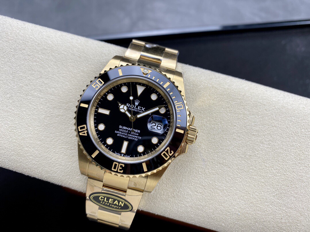 Clean Factory Rolex Submariner Date 126618LN 41mm Full Yellow Gold Black Dial
