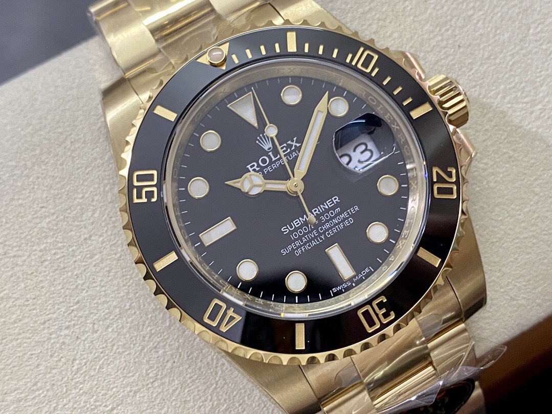 Clean Factory Rolex Submariner Date 116618LN 40mm Full Yellow Gold Black Dial