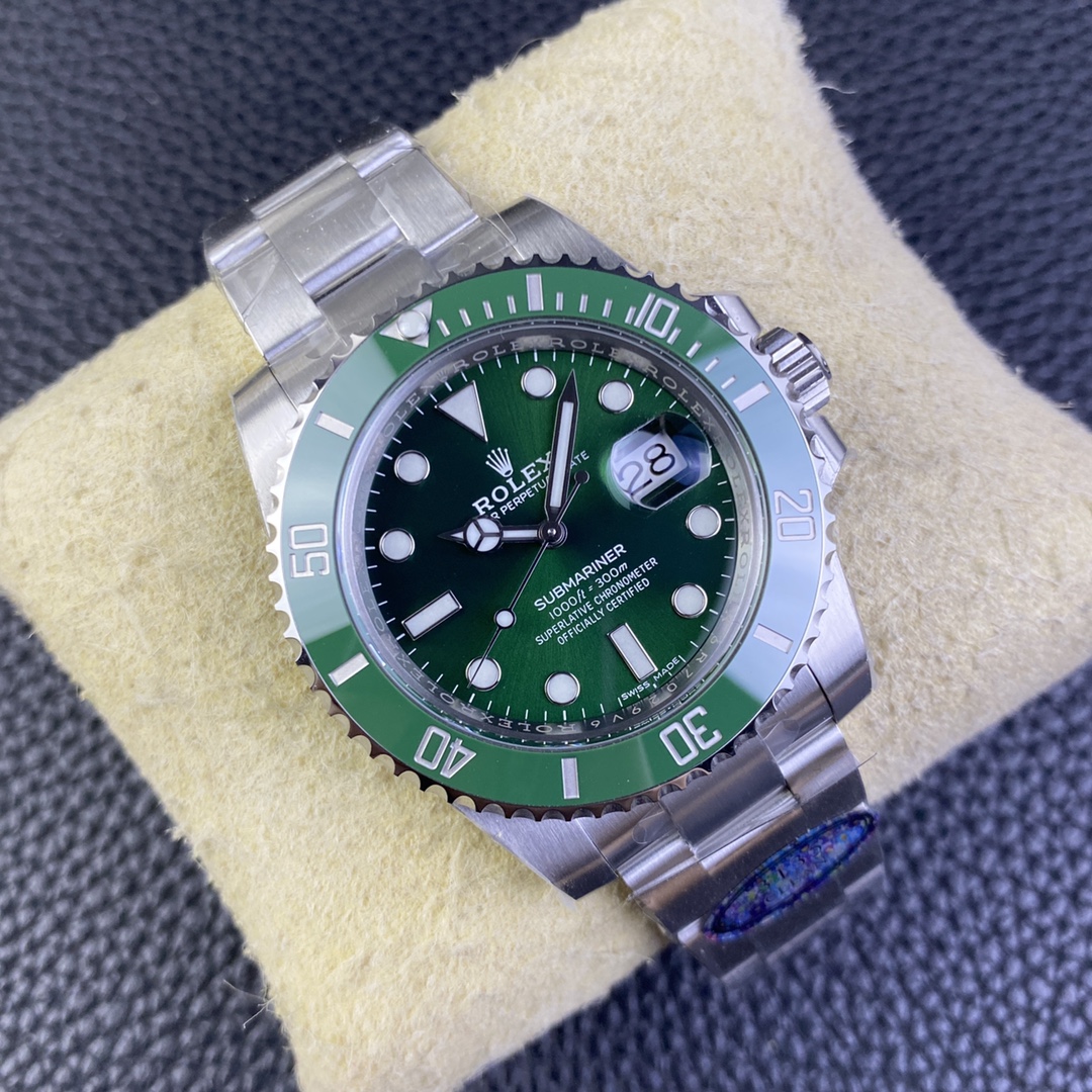Clean Factory Rolex Hulk Submeriner Date 116610LV 40mm Full 904L Green Dial