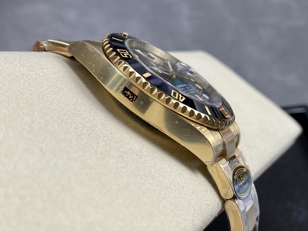 Clean Factory Rolex Submariner Date 126618LN 41mm Full Yellow Gold Black Dial
