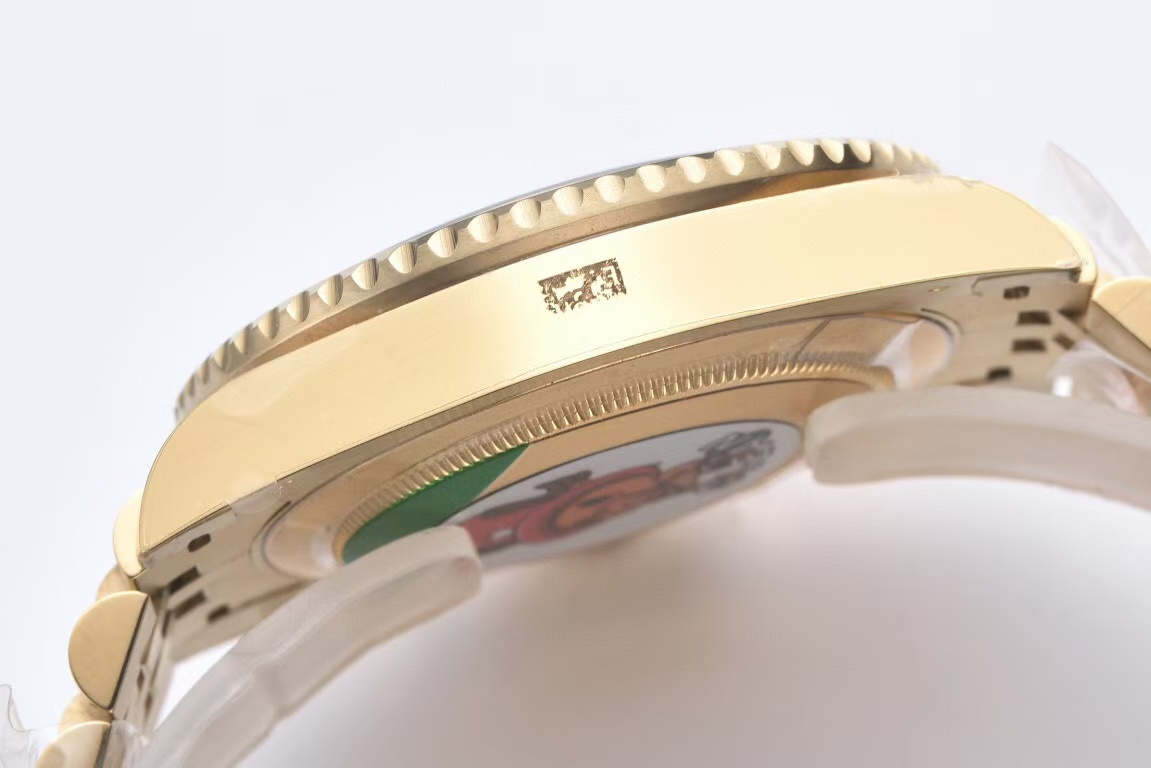 Clean Factory Rolex GMT-MASTER II 126718GRNR-0001 40mm Full Yellow Gold Black Dial Jubilee