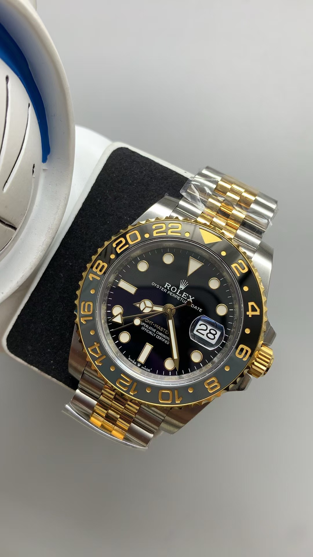 Clean Factory Rolex GMT-MASTER II 126713GRNR-0001 40mm Half Yellow Gold Black Dial Jubilee