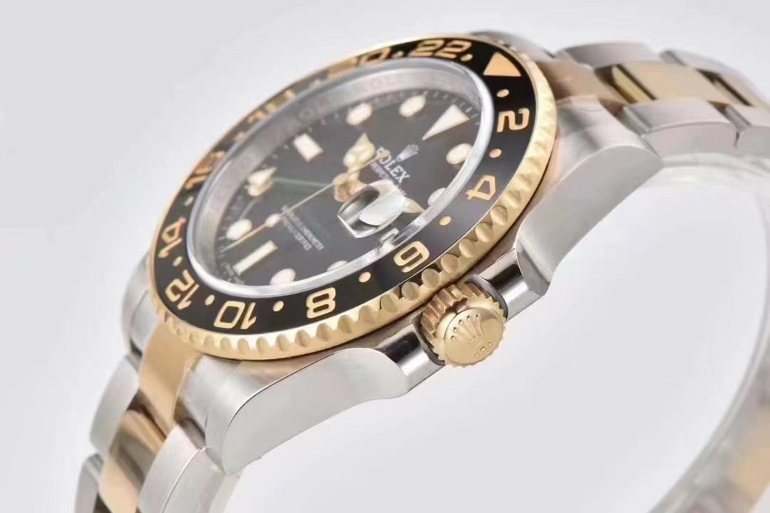 Clean Factory Rolex GMT-MASTER II 116713LN 40mm Half Yellow Gold Black Dial