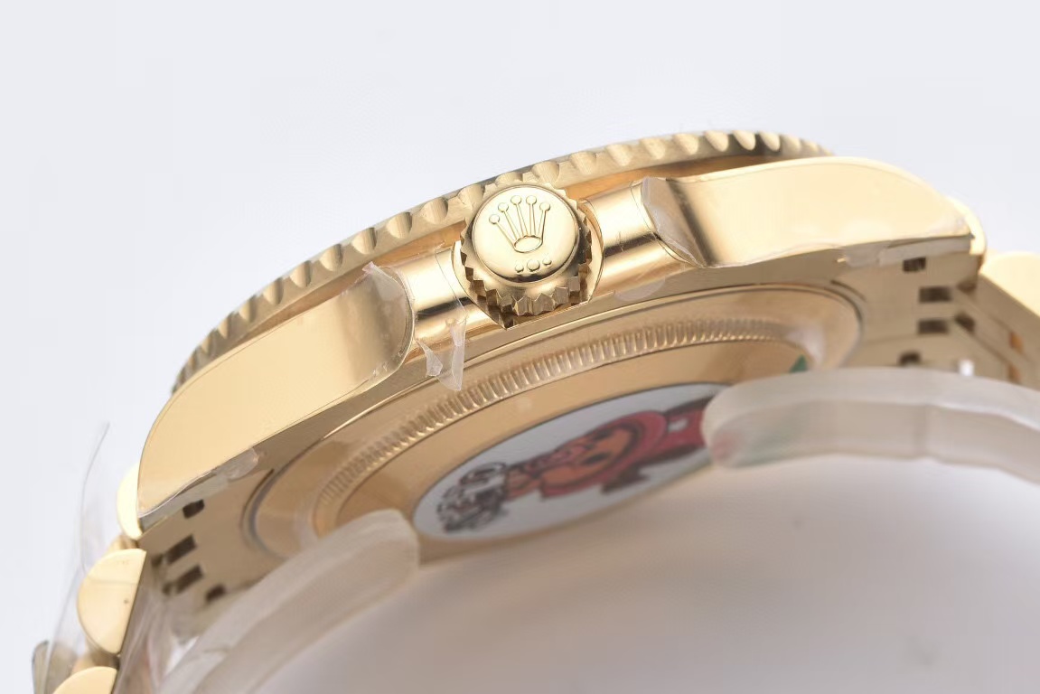 Clean Factory Rolex GMT-MASTER II 126718GRNR-0001 40mm Full Yellow Gold Black Dial Jubilee