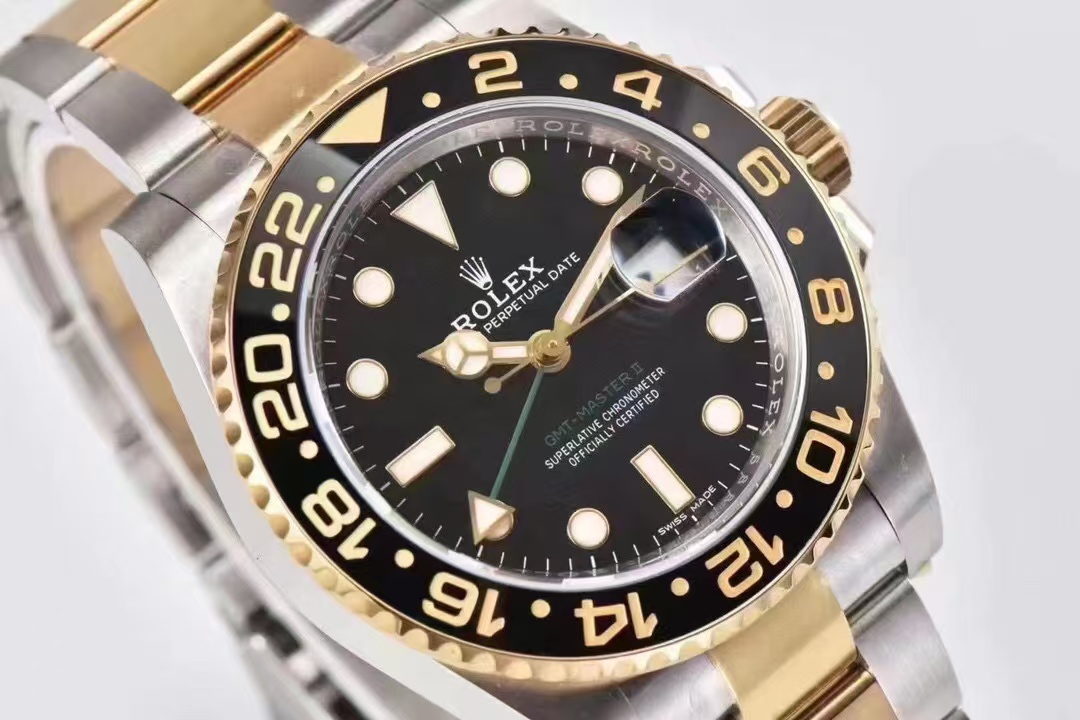 Clean Factory Rolex GMT-MASTER II 116713LN 40mm Half Yellow Gold Black Dial