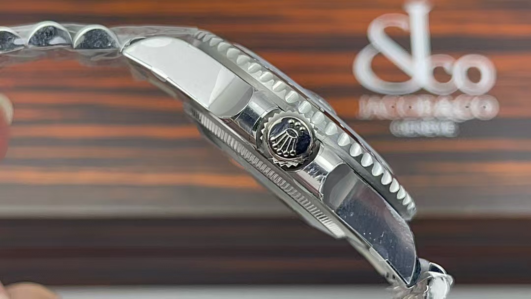 Clean Factory Rolex GMT-Master II 126710GRNR-0003 40mm Full 904L Black Dial Jubilee