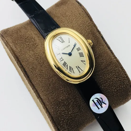 Cartier Baignoire series watch Size: 32x26*8 mm