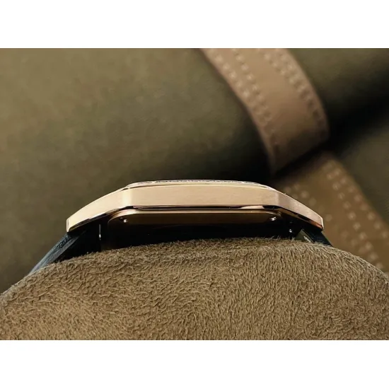 Cartier Santos Quartz movement: 43.5X31.4mm Women's 38X27.5mm