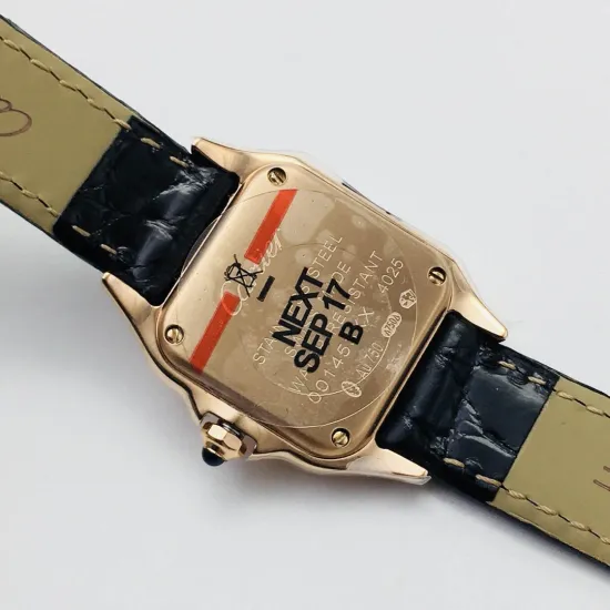 Cartier santos quartz watch: 27*37 mm