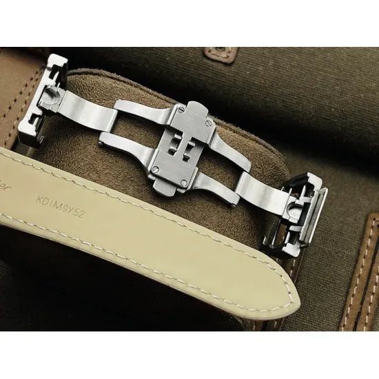 Cartier Santos Couple Watch Diameter: 51*41.3 44.2*35.6 mm