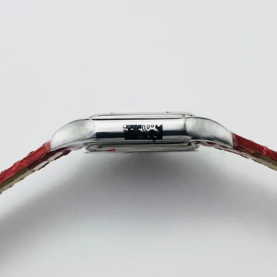 Cartier santos quartz watch: 27*37 mm