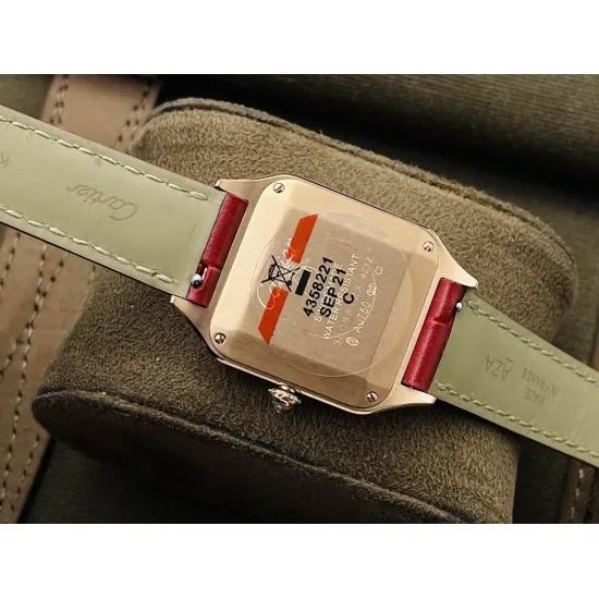 Cartier Santos Quartz movement: 43.5X31.4mm Women's 38X27.5mm