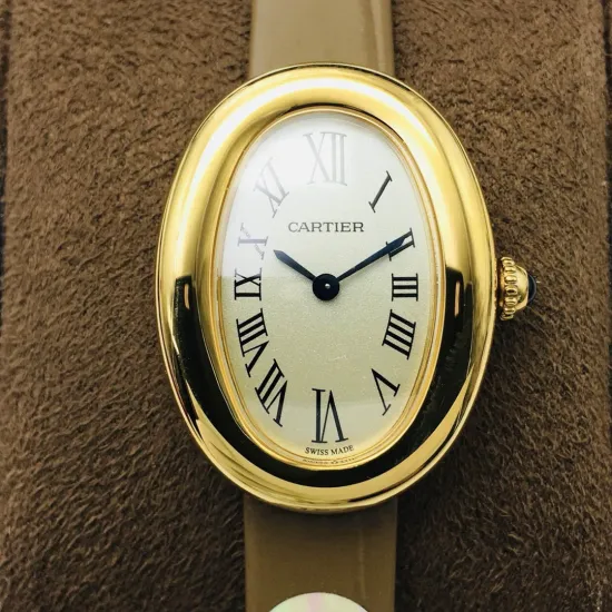 Cartier Baignoire series watch Size: 32x26*8 mm