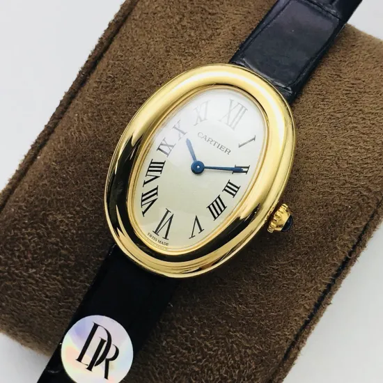 Cartier Baignoire series watch Size: 32x26*8 mm