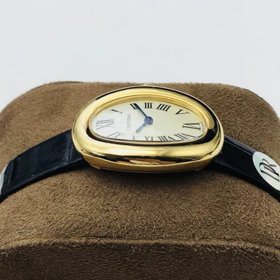 Cartier Baignoire series watch Size: 32x26*8 mm