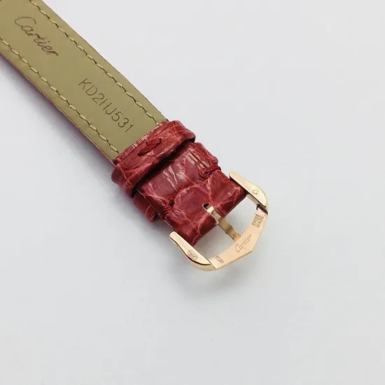 Cartier santos quartz watch: 27*37 mm