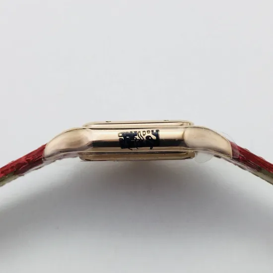 Cartier santos quartz watch: 27*37 mm