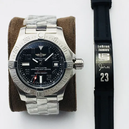 Breitling Submersible watch Diameter: 45 mm