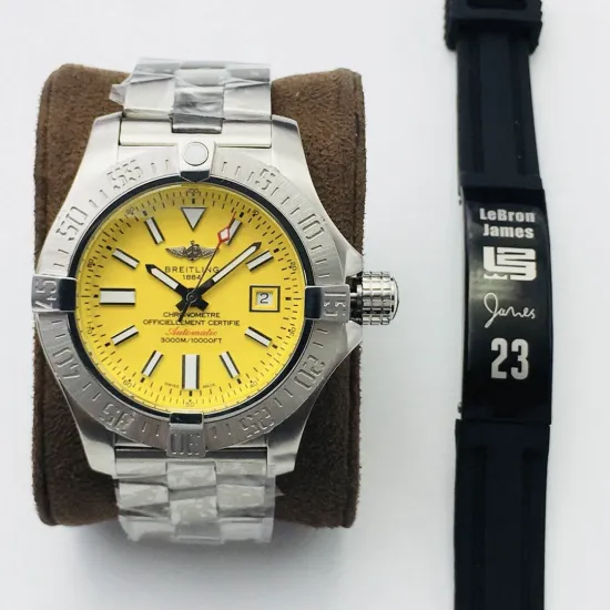 Breitling Submersible watch Diameter: 45 mm