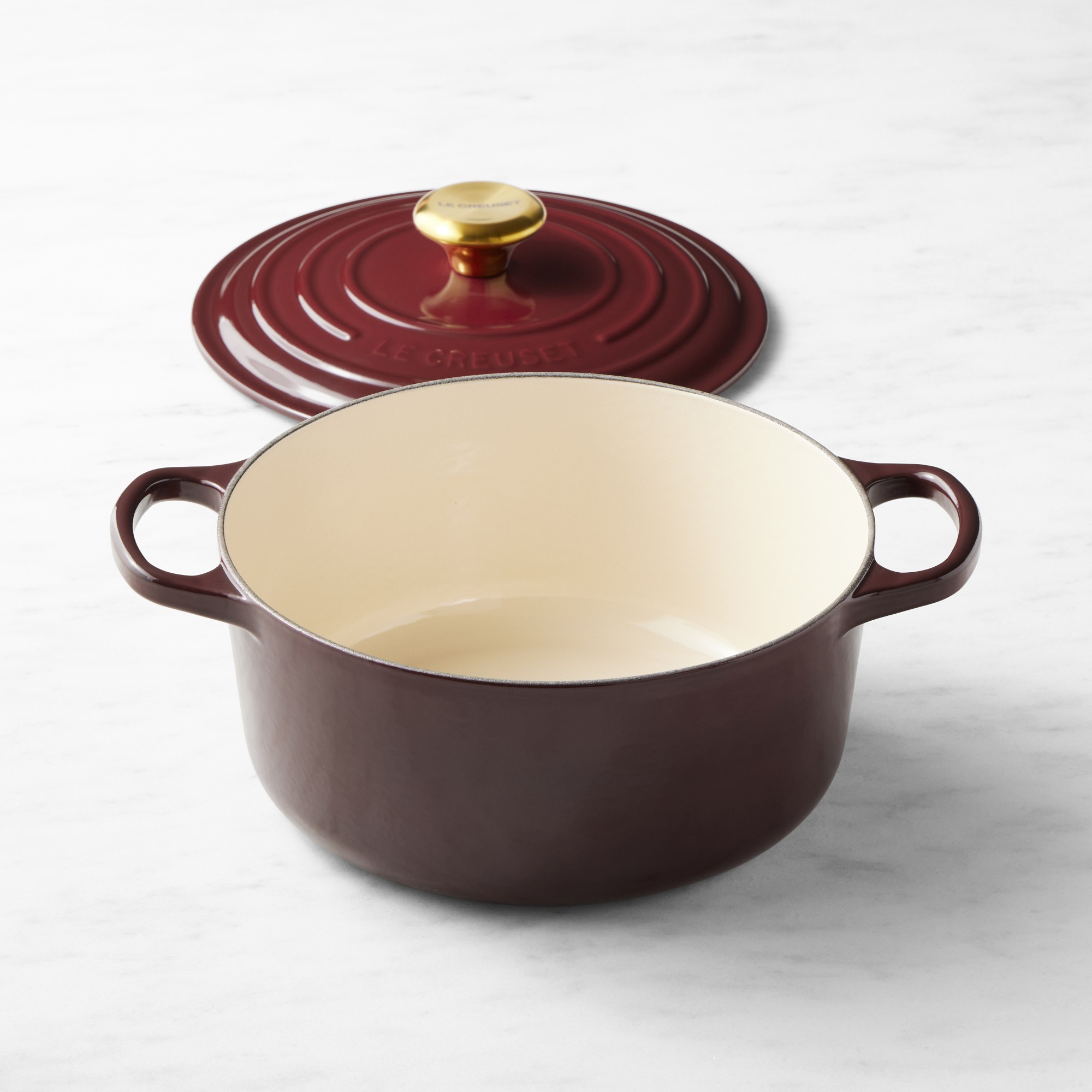 Le Creuset Signature Enameled Cast Iron Round Dutch Oven