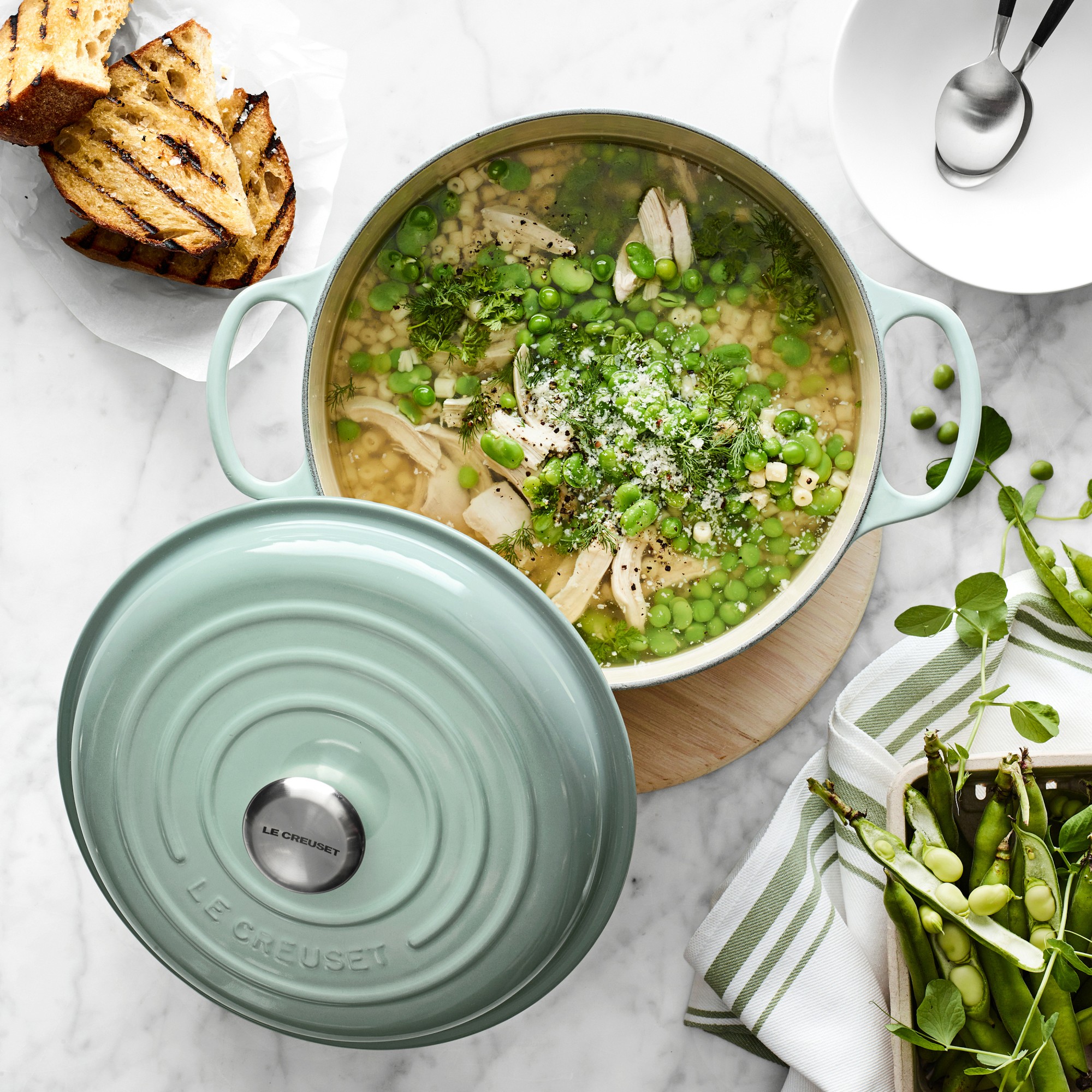 Le Creuset Signature Enameled Cast Iron Round Dutch Oven