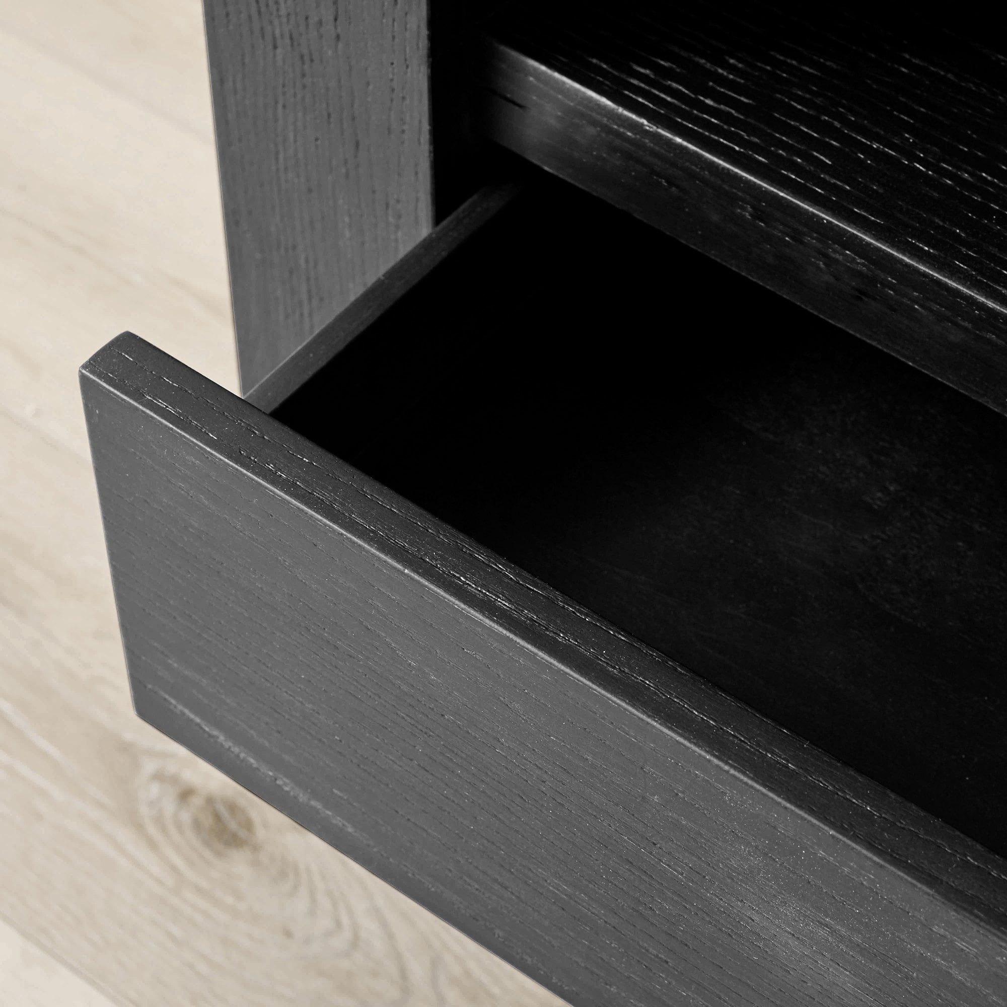 Malta 2-Drawer Nightstand (34