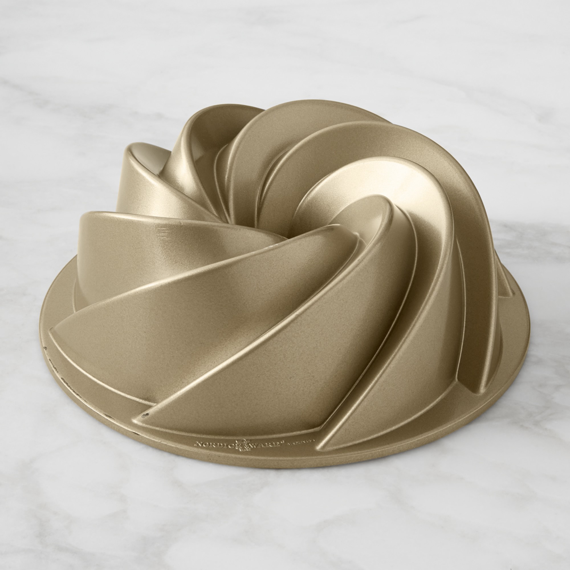 Nordic Ware Nonstick Cast Aluminum Small Heritage Bundt® Cake Pan