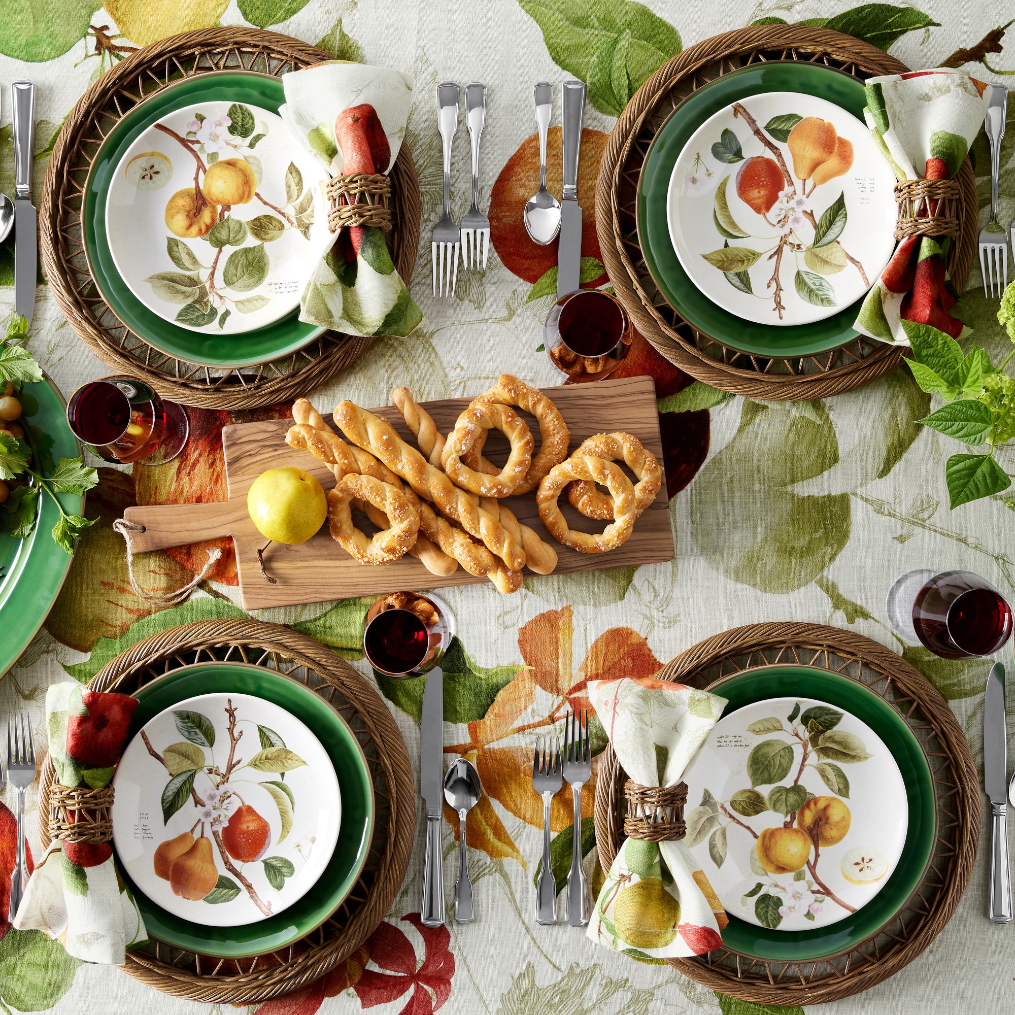 Jakarta Rattan Charger