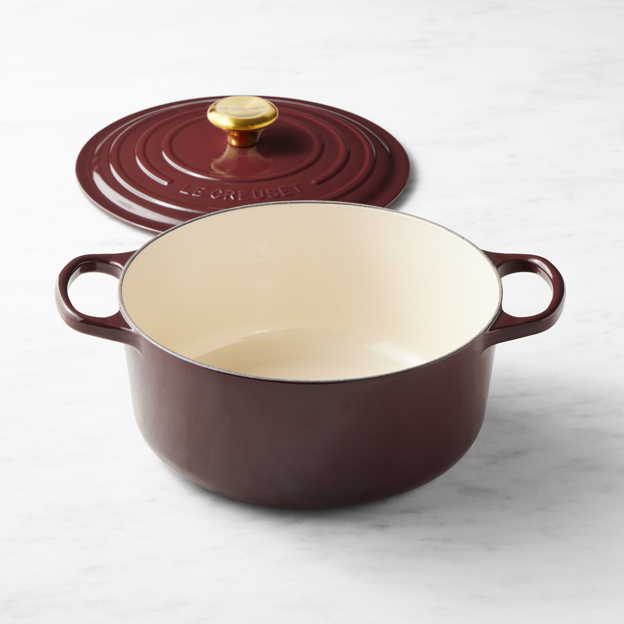 Le Creuset Signature Enameled Cast Iron Round Dutch Oven