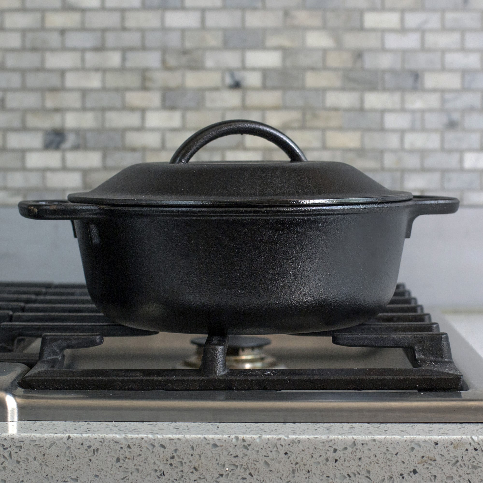 Lodge Seasoned Cast Iron Dutch Oven