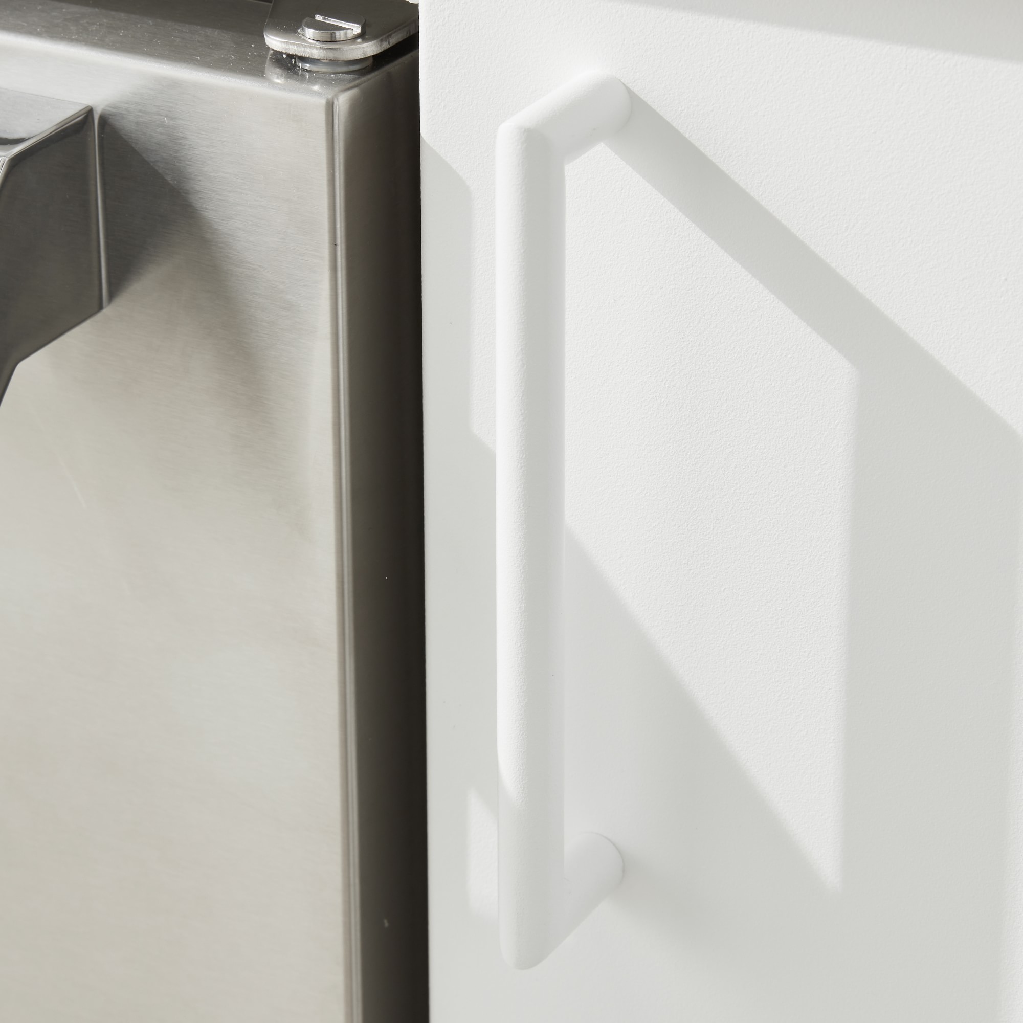 Urban Bonfire Outdoor Kitchen x Twin Eagles 42” Grill and Fridge