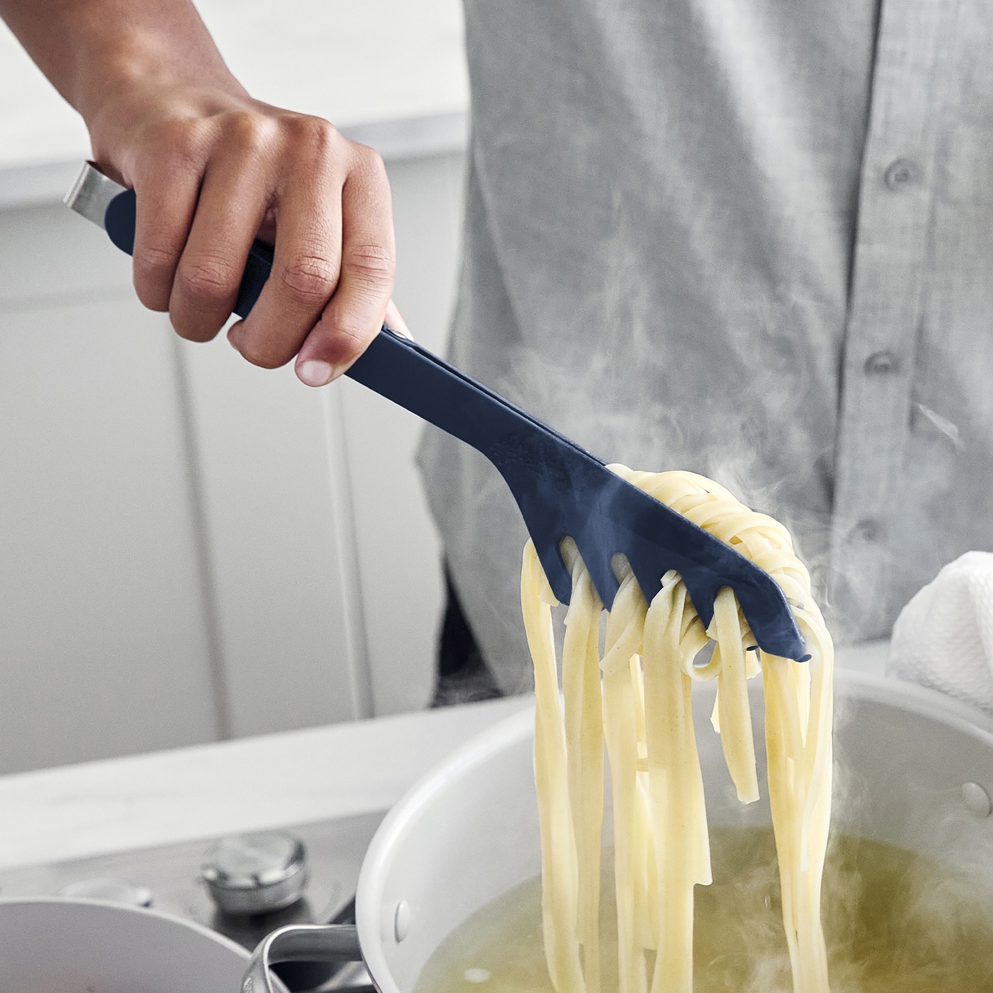 GreenPan™ Premiere Silicone Locking Pasta Tongs