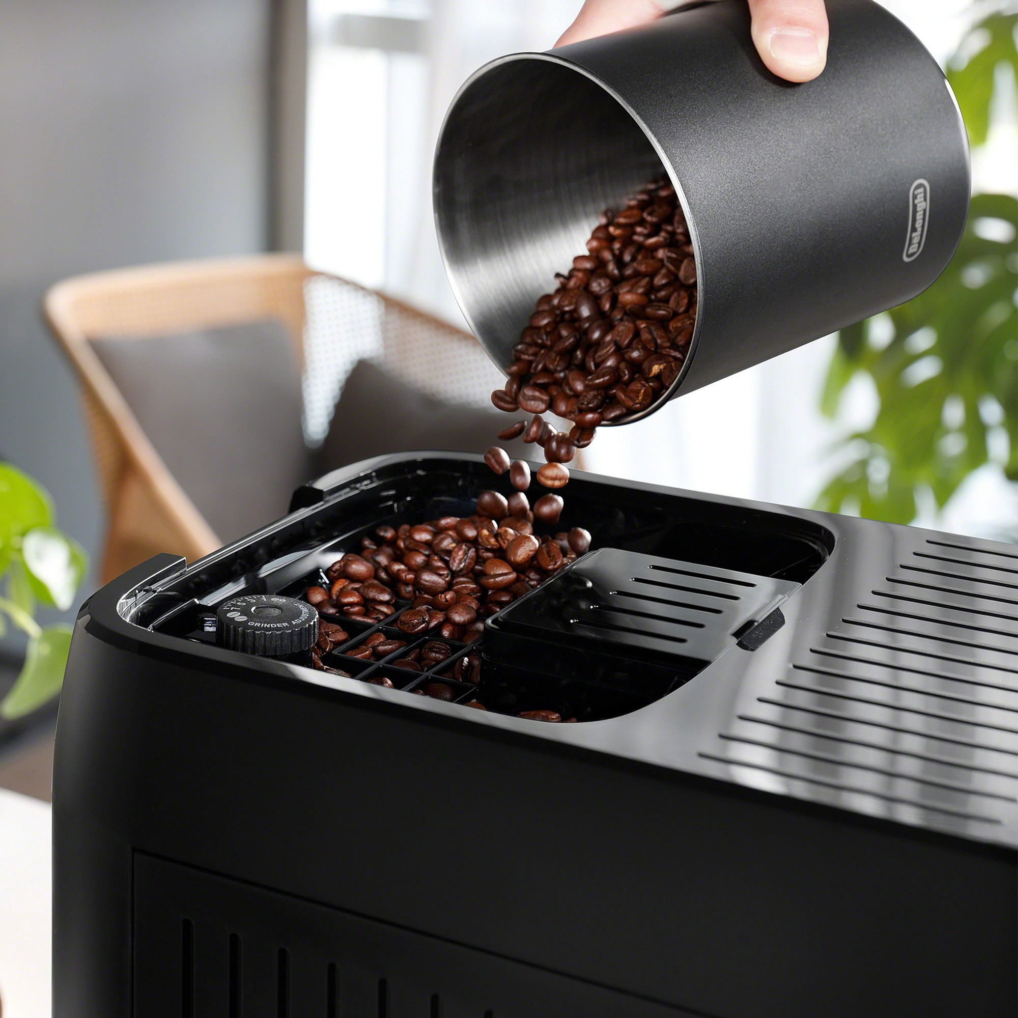 De'Longhi Magnifica Plus Fully Automatic Espresso Machine