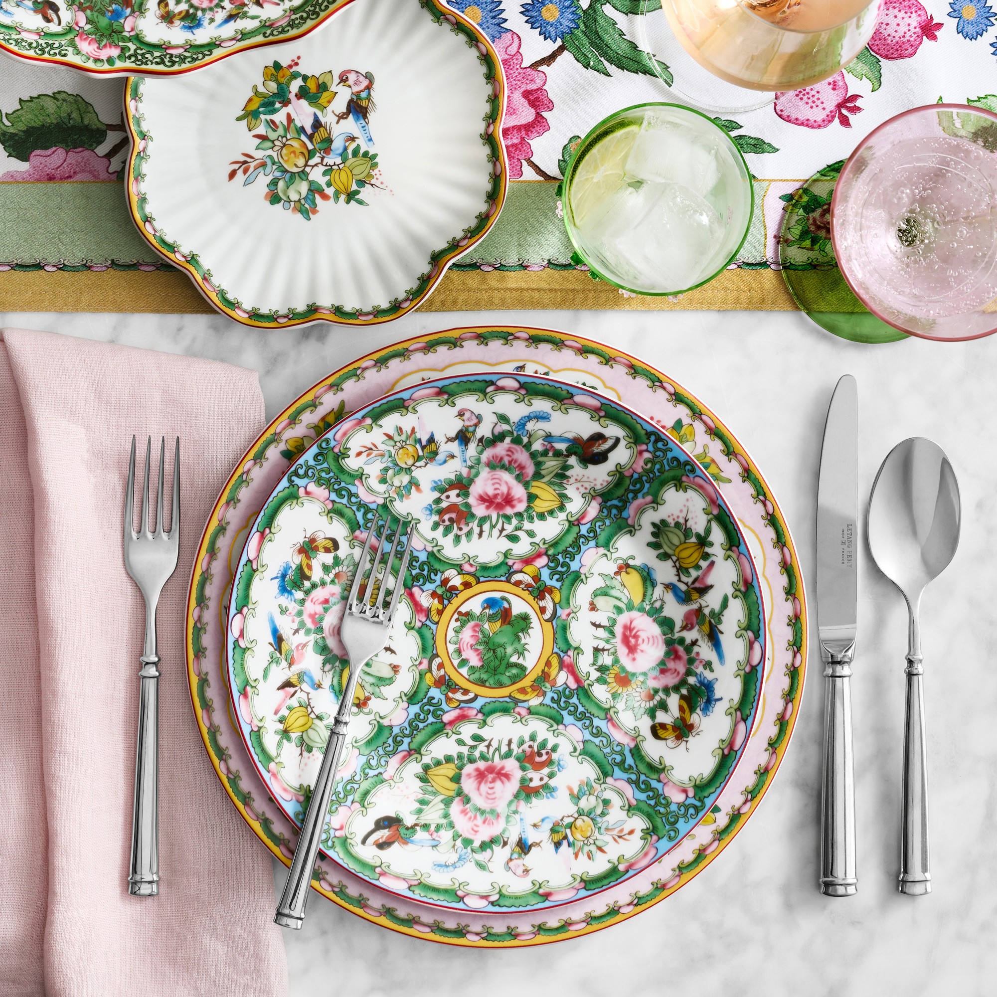 Famille RoseDinner Plates