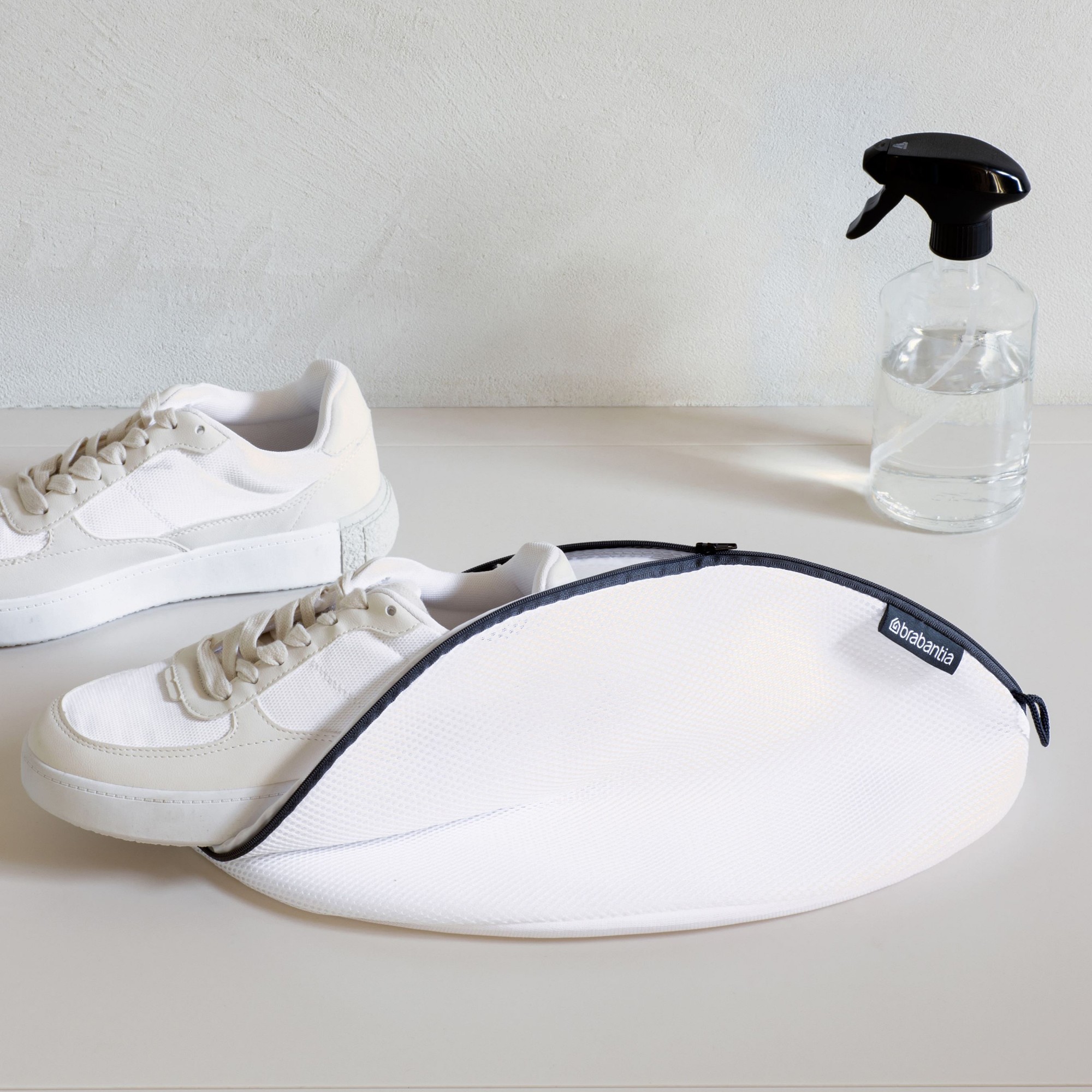 Brabantia Sneaker Wash Bag