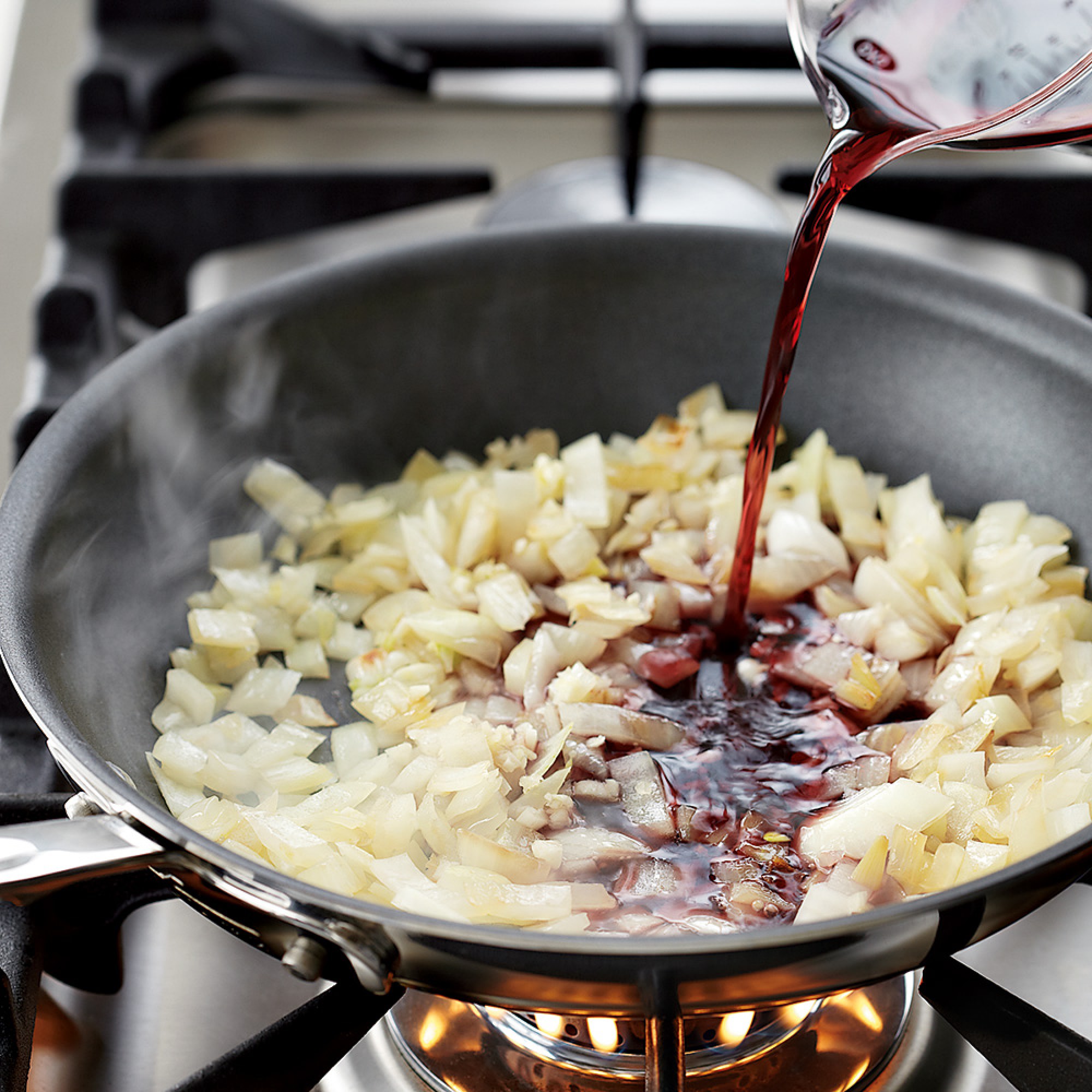 All-Clad D5® Stainless-Steel Nonstick Covered Fry Pan