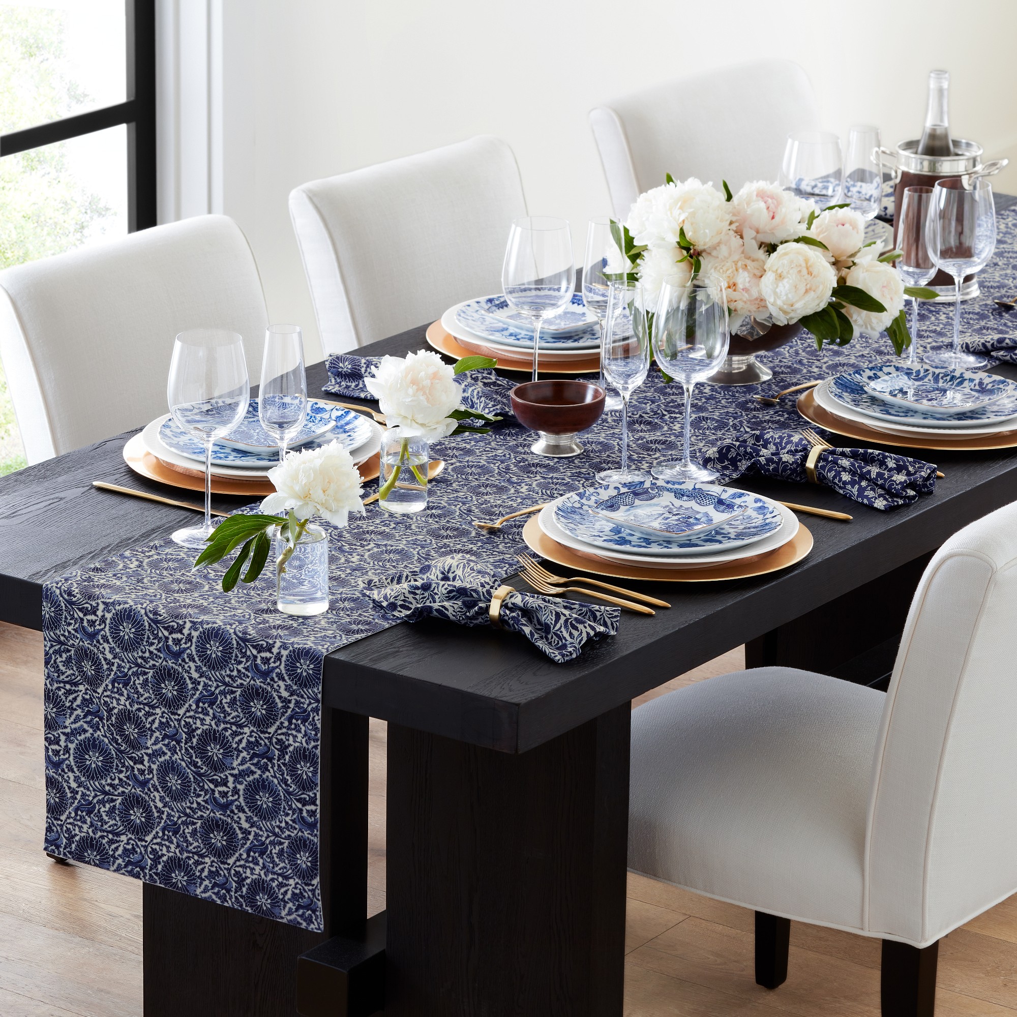 Marlo Thomas x Williams Sonoma Blue Dinnerware Collection