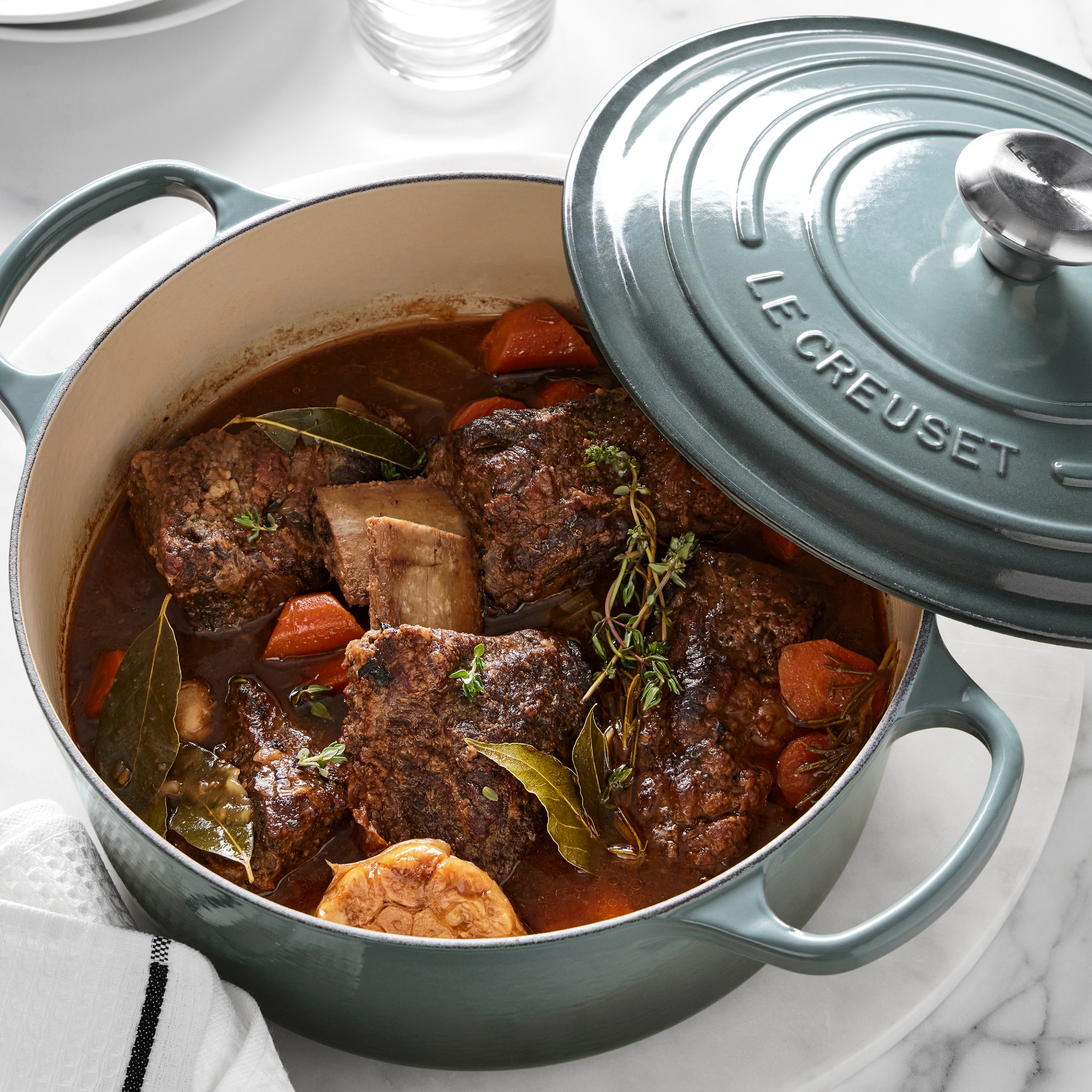 Le Creuset Signature Enameled Cast Iron Round Dutch Oven