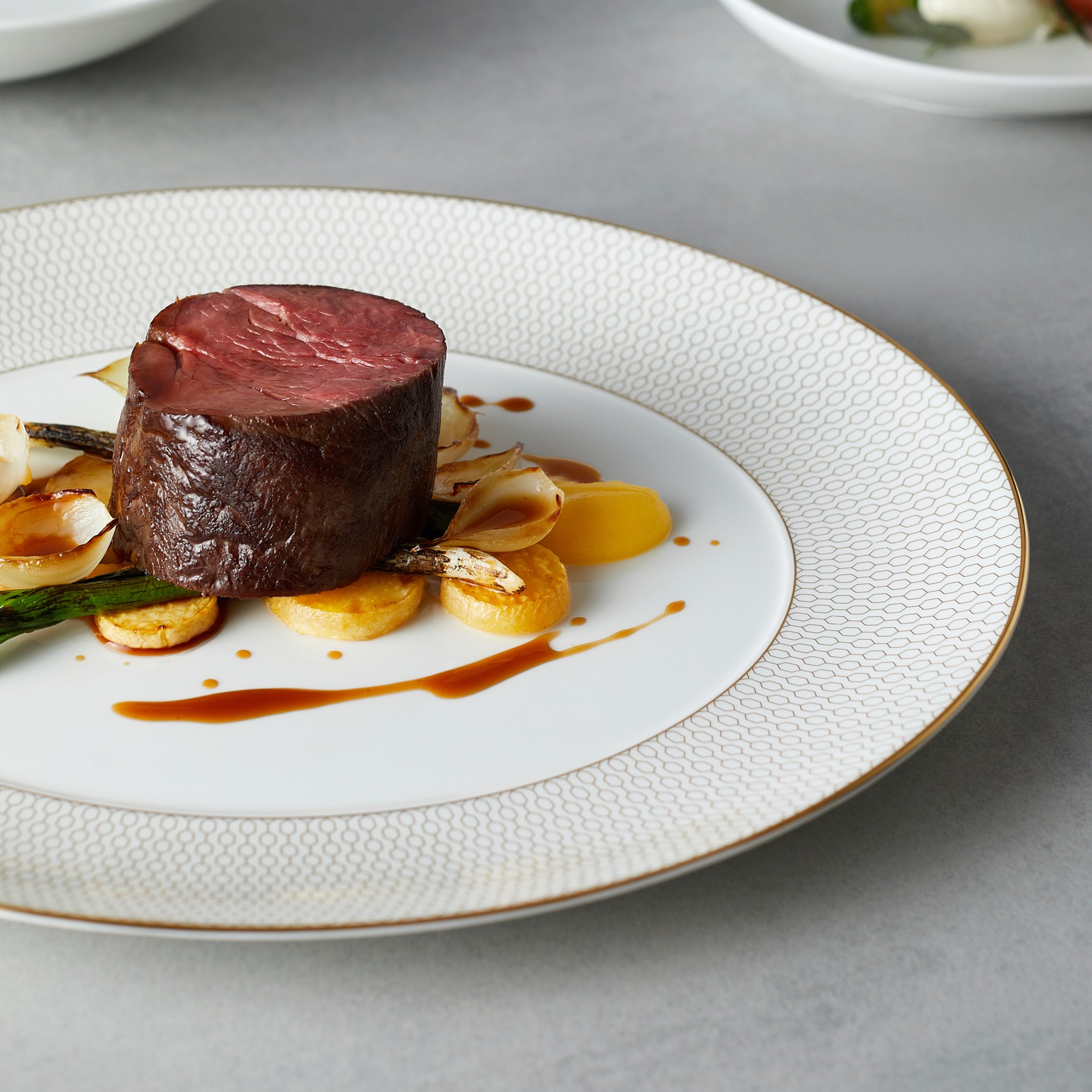 Wedgwood Gio Gold 5-Piece Dinnerware Set