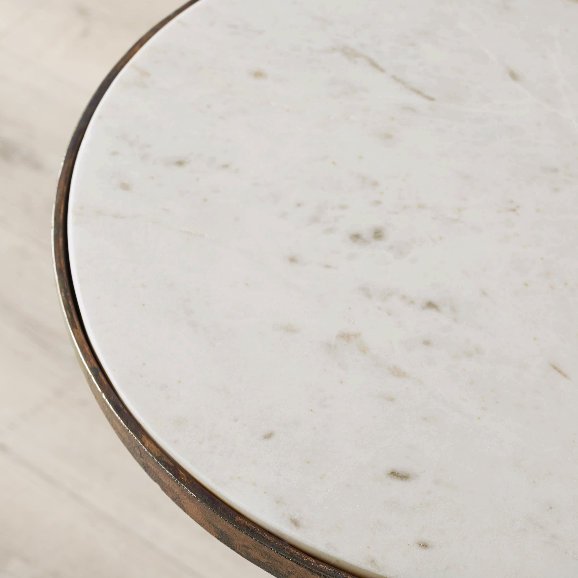 Lark Accent Table (15.5