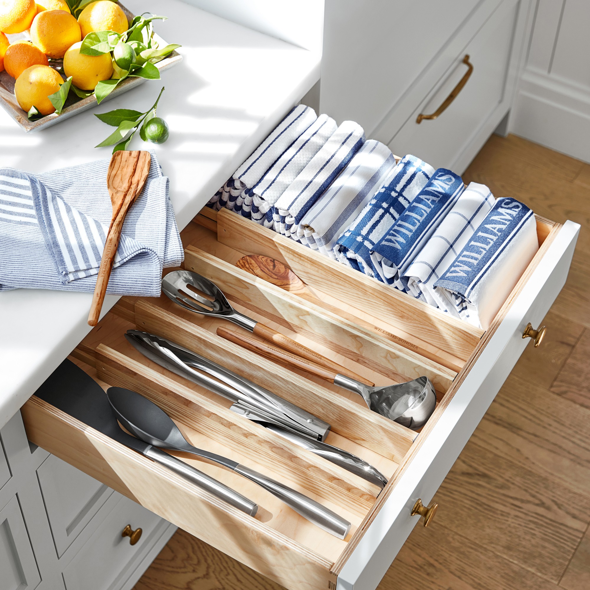 Williams Sonoma Classic Logo Towels, Set of 4