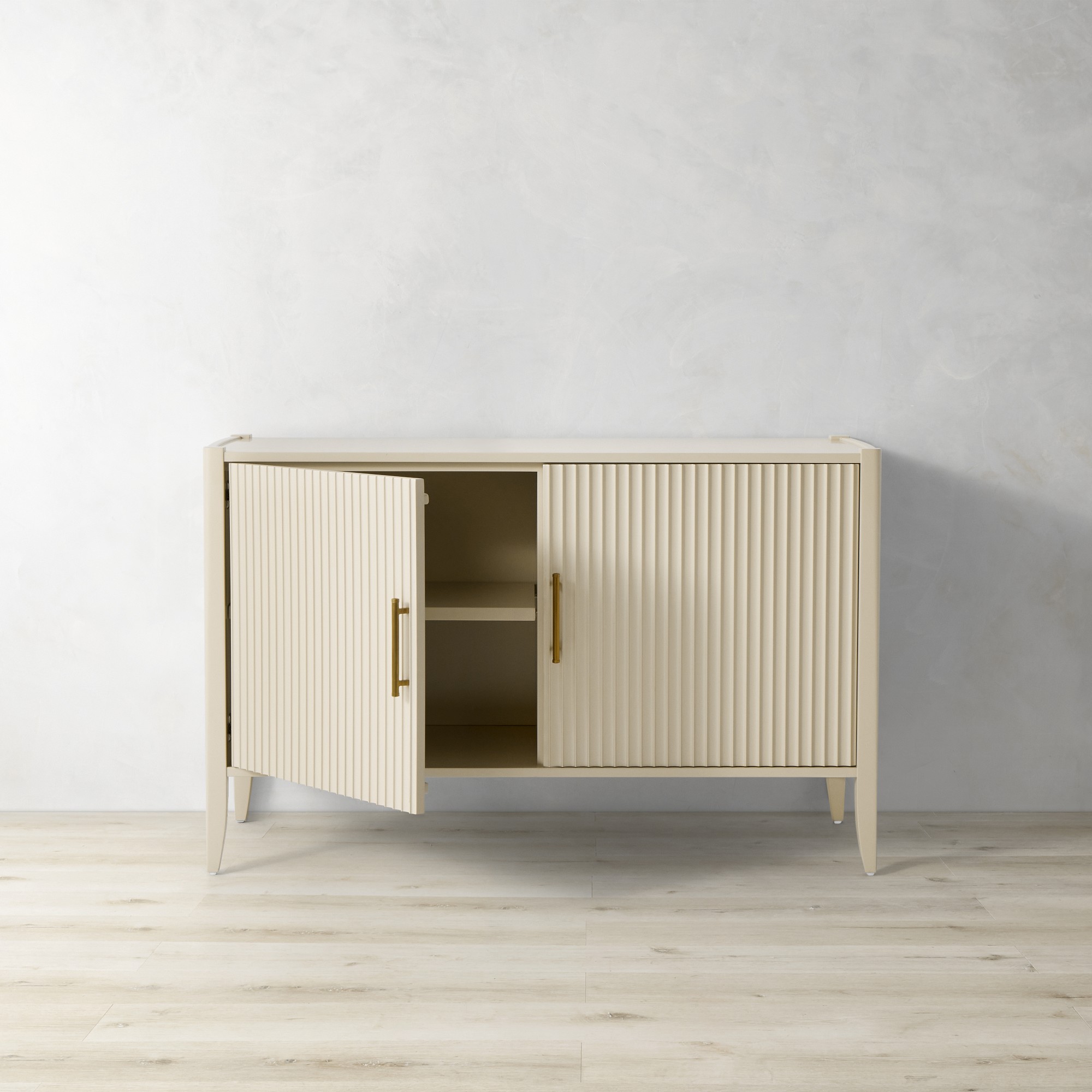 Lewis Media Console (51