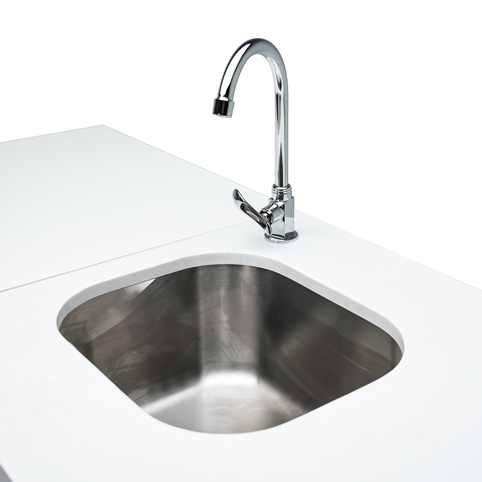 Mont Alpi 805 Deluxe Island with Beverage Center & Fridge