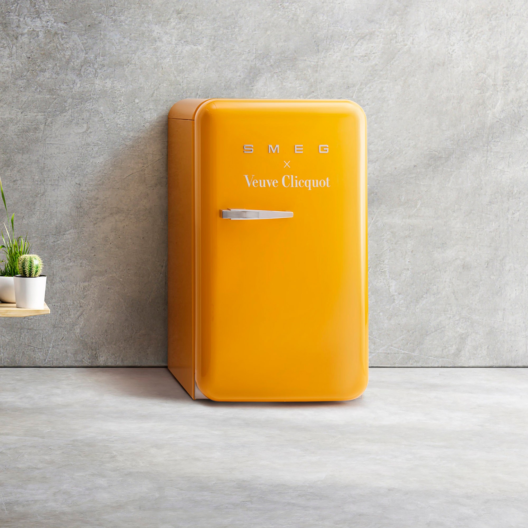 SMEG 50's Style Retro FAB 10 Veuve Clicquot Refrigerator, Special Edition