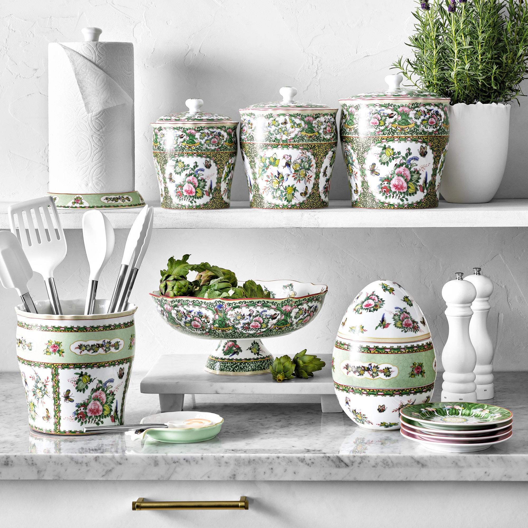 Famille Rose Porcelain Utensil Holder