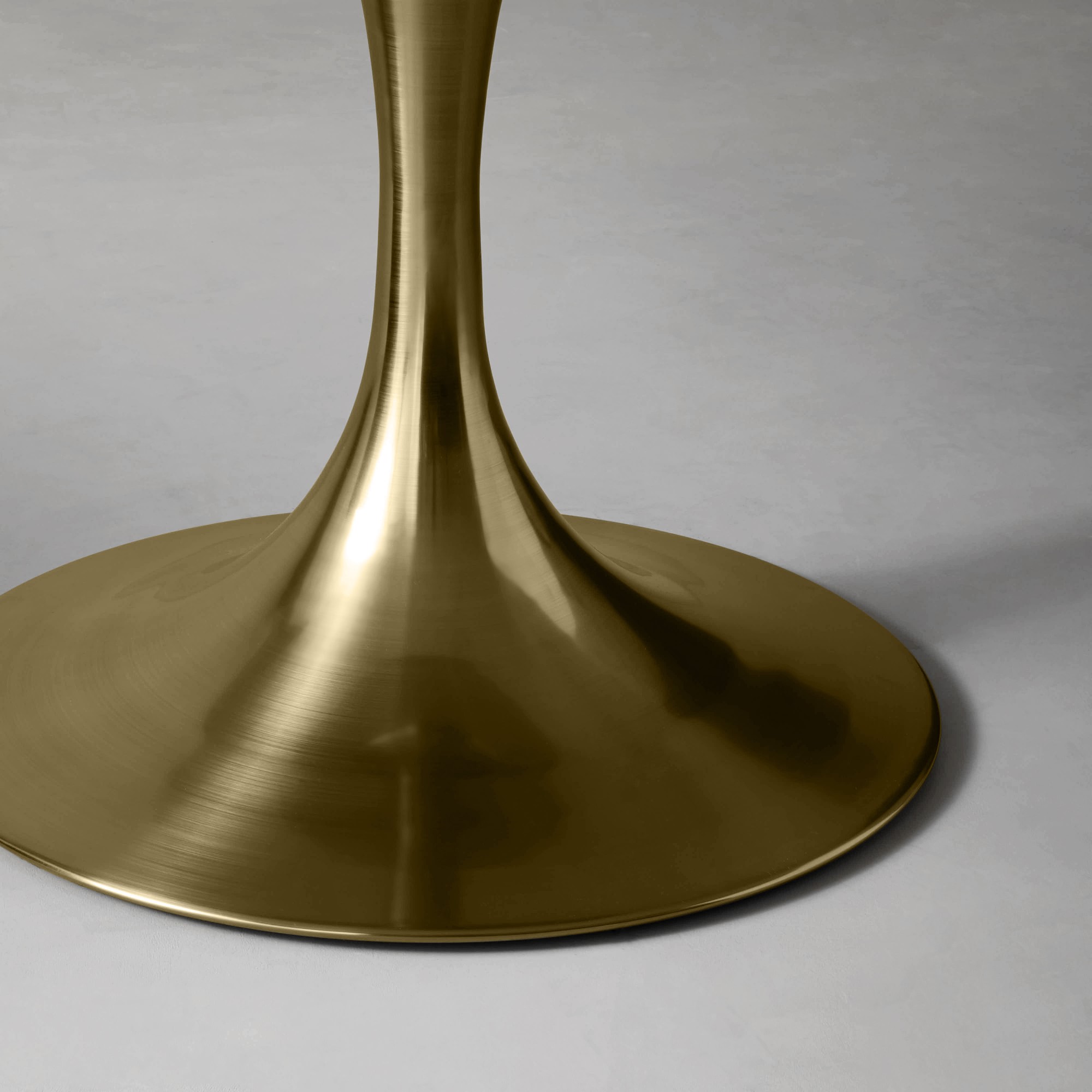 Tulip Round Pedestal Dining Table (42