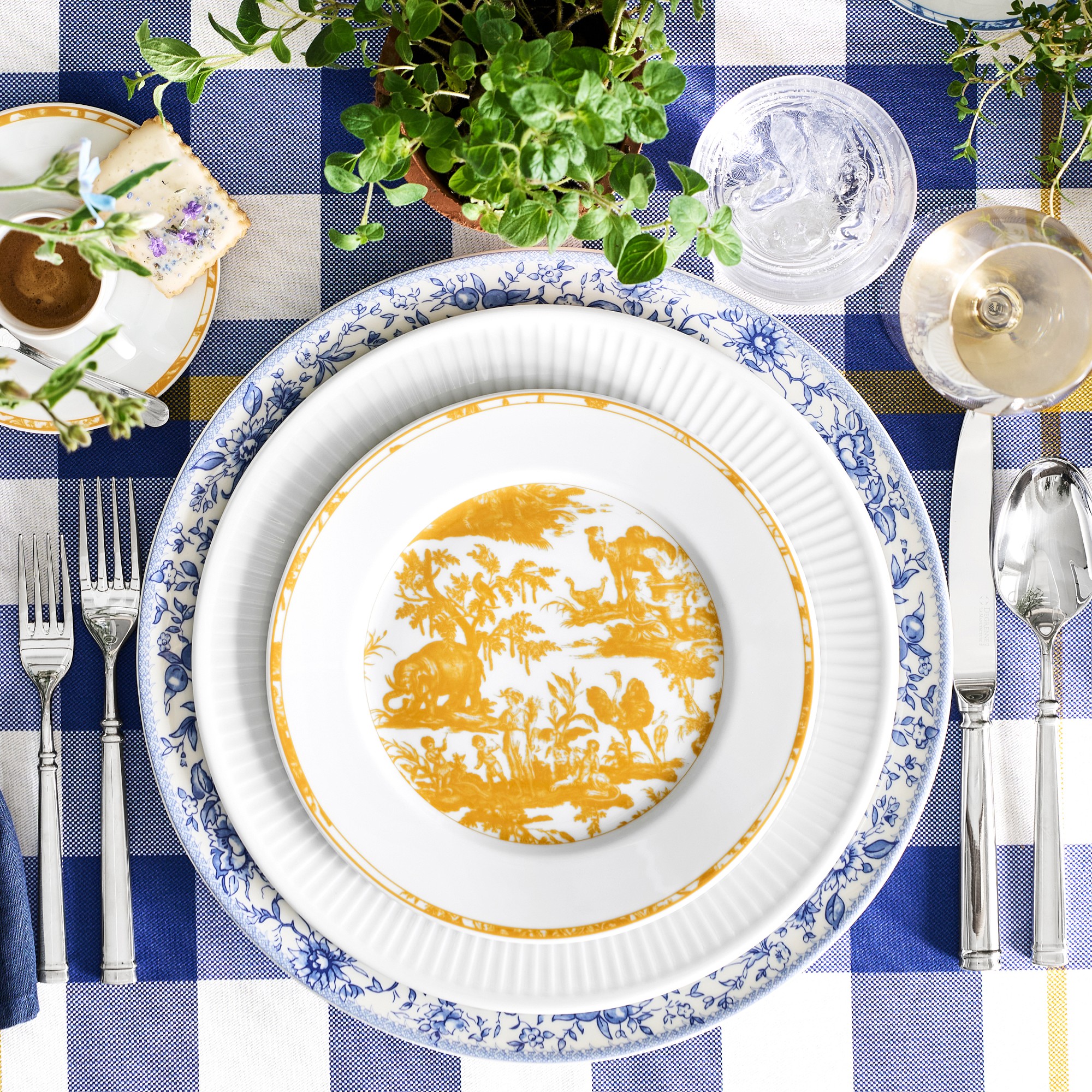 Pillivuyt Plisse Porcelain Dinner Plates