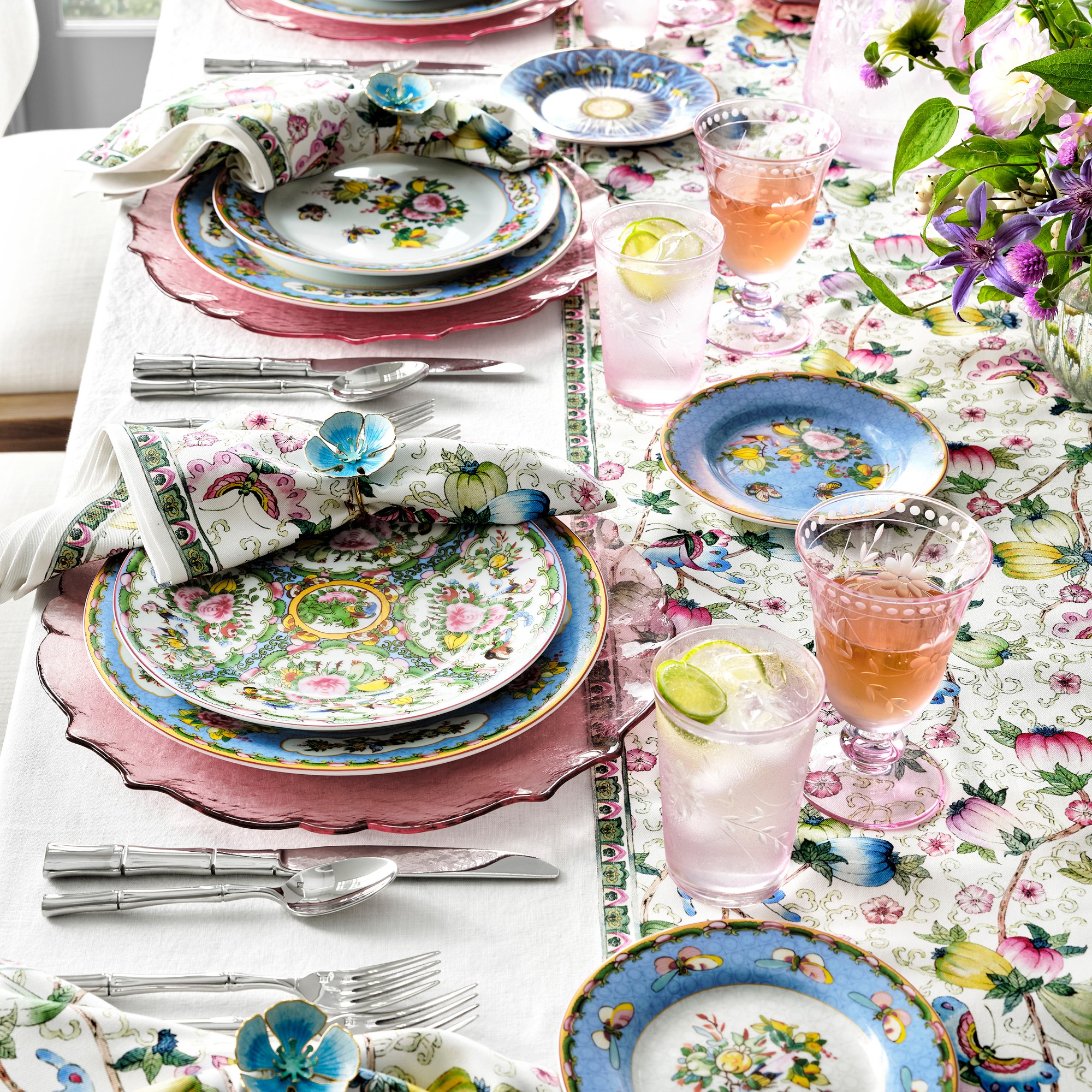 Famille RoseDinner Plates